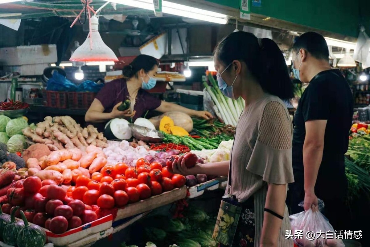 婆家15人聚餐！出錢出力「只有殘羹剩飯吃」　老公清醒後「一招反擊」婆家人再也不敢怠慢了