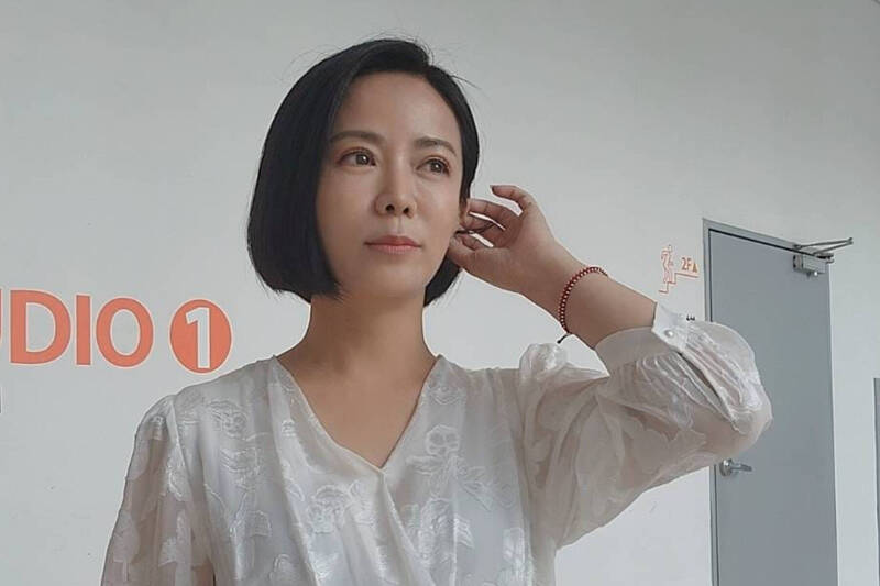 直行車高速撞上！48歲八點檔女星「遭甩人行道上」　現場「殘骸噴滿地」最新狀況曝光