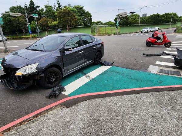 直行車高速撞上！48歲八點檔女星「遭甩人行道上」　現場「殘骸噴滿地」最新狀況曝光