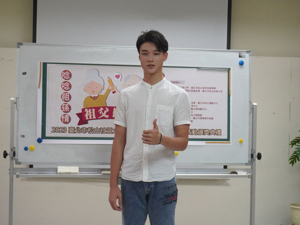 18歲星二代是城市先生冠軍！身高187公分「媽媽是最美主持」　「擁官三代背景」正式宣布出道