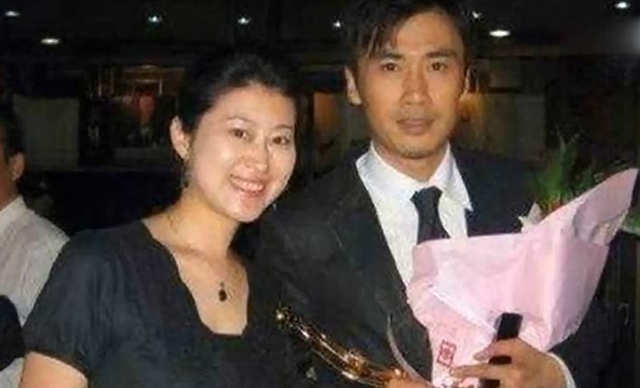 55歲男神驚傳離婚！婚內出軌合夥人「結褵20年原配不忍了」　崩潰「偷偷生下私生女」：小孩已長大
