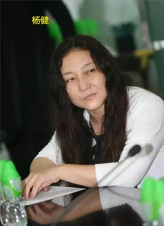 55歲男神驚傳離婚！婚內出軌合夥人「結褵20年原配不忍了」　崩潰「偷偷生下私生女」：小孩已長大