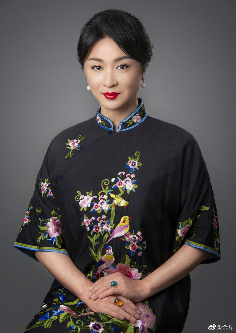  偶遇一線女星！粉絲曝「她近距離看超優雅」穿金戴銀　被起底「前身是男人」消瘦一圈