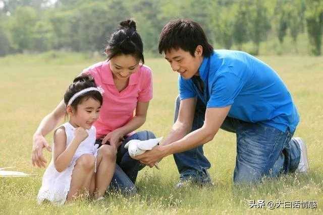父親「娶了後媽」把女兒趕出家門！6年後女兒事業有成歸來　到家後「見到繼母」卻愣住了
