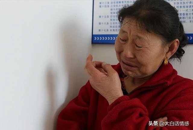 父親「娶了後媽」把女兒趕出家門！6年後女兒事業有成歸來　到家後「見到繼母」卻愣住了