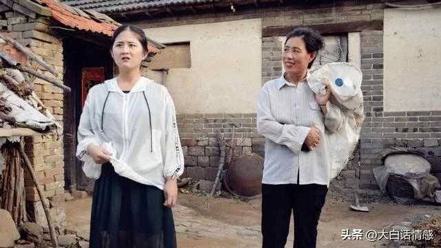父親「娶了後媽」把女兒趕出家門！6年後女兒事業有成歸來　到家後「見到繼母」卻愣住了