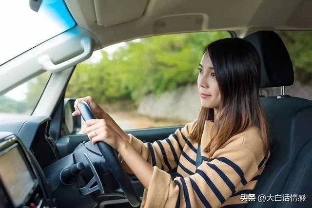父親「娶了後媽」把女兒趕出家門！6年後女兒事業有成歸來　到家後「見到繼母」卻愣住了