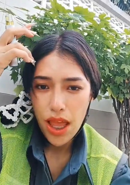 被封最美清潔工！她化濃妝「認真掃地收垃圾」爆紅　工作身影 「正到狂圈33萬粉絲」❤️