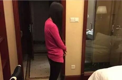 二婚嫁給婦科醫生！新婚夜他「讓我幫他搓澡」無奈妥協　「一進浴室」我扭頭抱女兒離家出走 