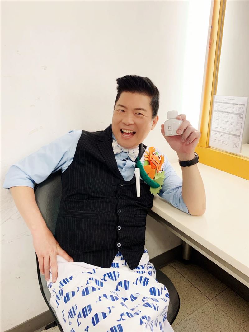結婚邁入19年！曾國城剛丟主持棒「1舉動惹毛辣妻」　老友爆料「夫妻私下相處」：她一直抱怨