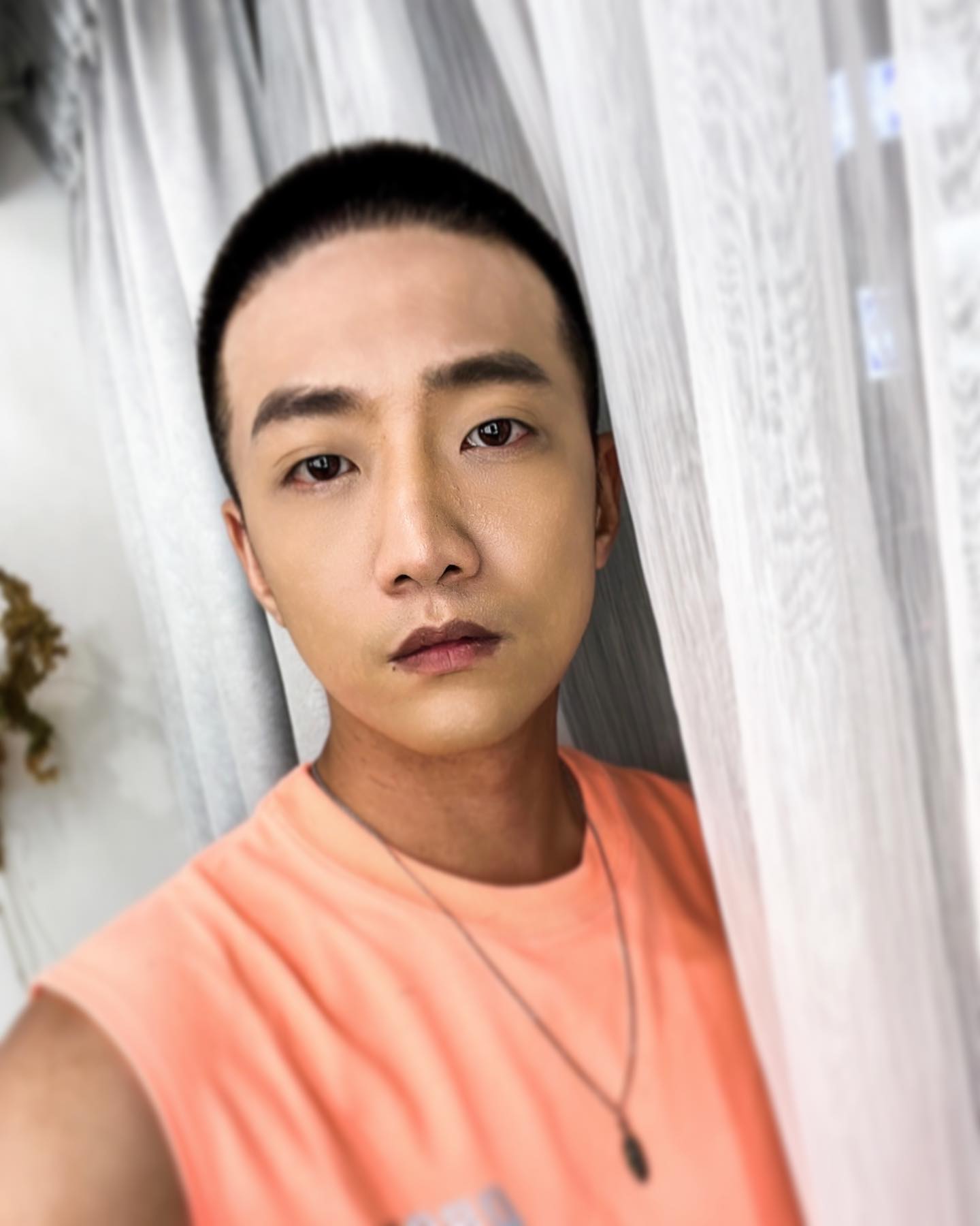 才大方認愛！《天道》35歲男星患隱疾「指甲發黑腳爛掉」　人生初見起色「卻無預警剃光頭」他不忍全說了