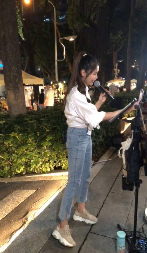 5年沒戲拍！本土劇女星零偽裝「現身街頭賣唱」　曾苦無收入「如今月賺30萬」只為達成1目標