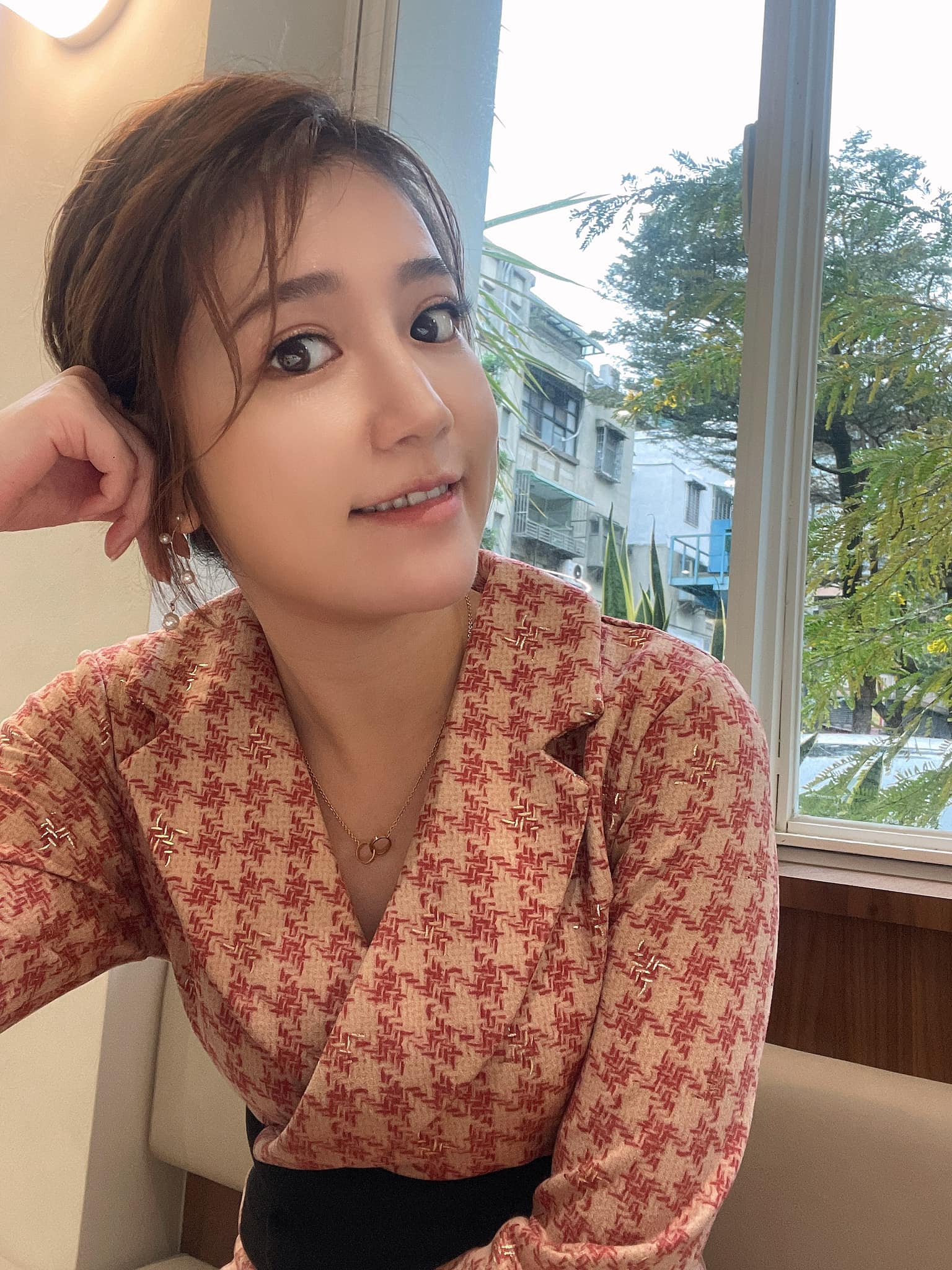 小12歲弟弟追求！《市井豪門》甜心女星嘆回：你媽會難過　為爺奶拚買房「女星不是都想嫁豪門」