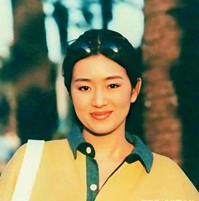 錯過鞏俐！校草男星「把情意埋心底」不敢開口　29歲「轉身娶妻情牽31年」被譽最美愛情