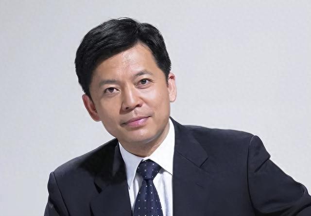 錯過鞏俐！校草男星「把情意埋心底」不敢開口　29歲「轉身娶妻情牽31年」被譽最美愛情