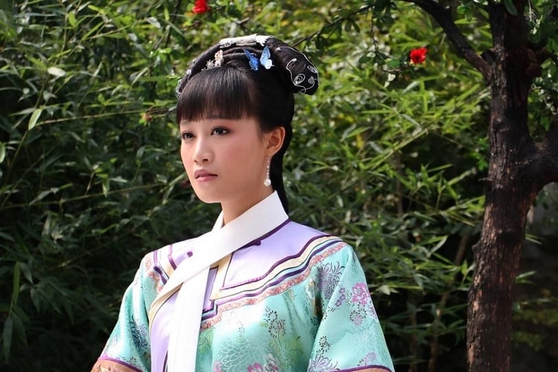 演活《甄嬛傳》丫鬟！12年後「她身材前凸後翹」太火辣　「絕美近照曝」網喊：果郡王要後悔了