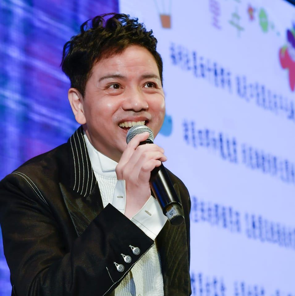 才送走病母!69歲金鐘男星「罹患扁桃腺癌」緊急開刀 「右頸留12公分傷疤」化療病況曝光