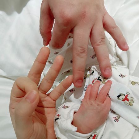 快訊／41歲女歌手生了！兒一出生「肺積水入住保溫箱」嚇壞全家