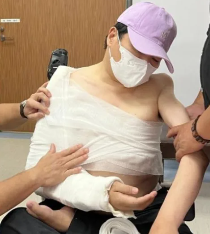 醫警告恐癱瘓！57歲台語歌王「驚傳骨折重傷」送醫搶救　他淚曝「現在只能臥床」近況曝光