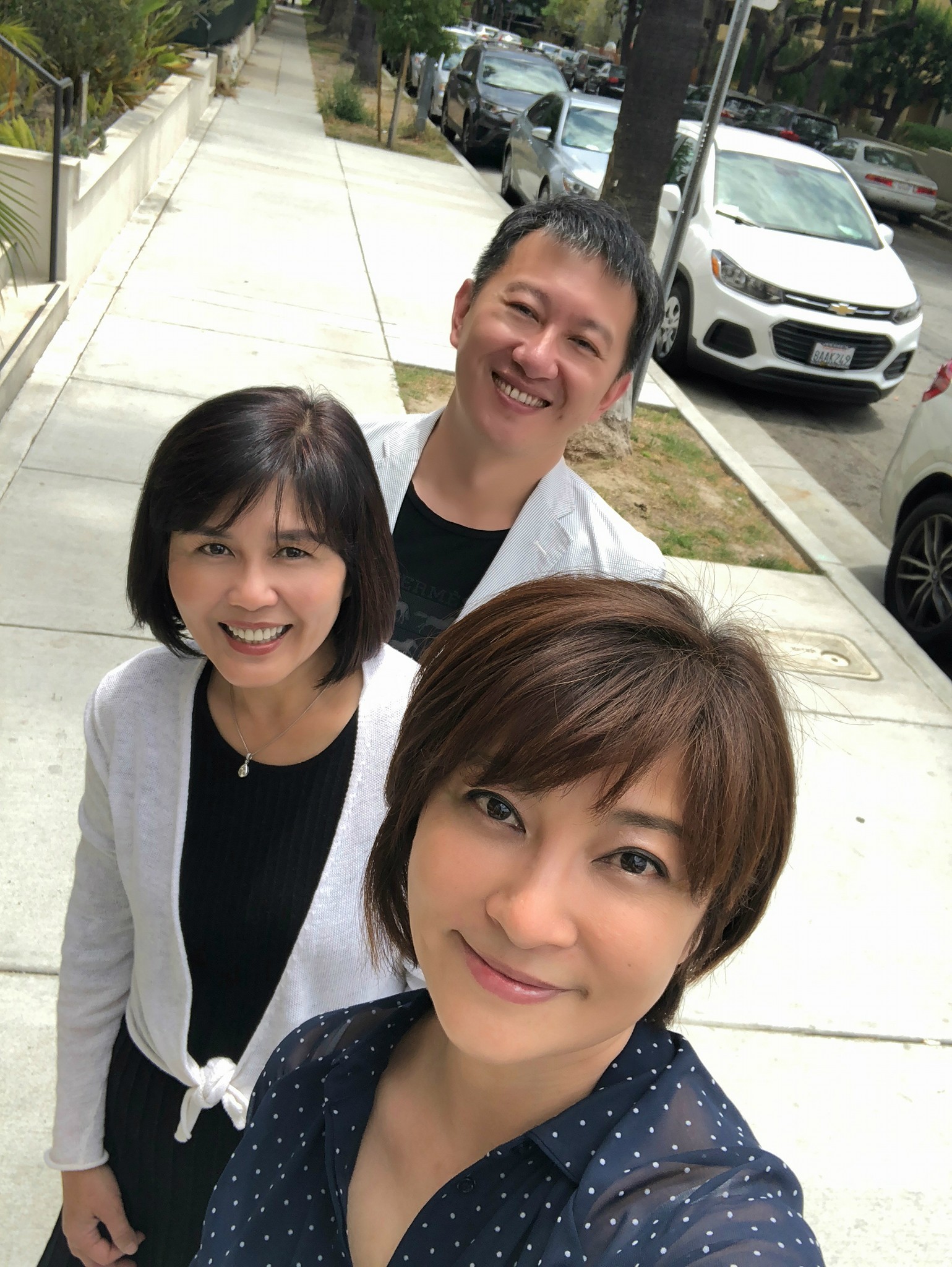 退圈30年！軍中情人「隨夫赴美」爽當貴婦　好友探望驚艷「61歲凍齡超驚人」