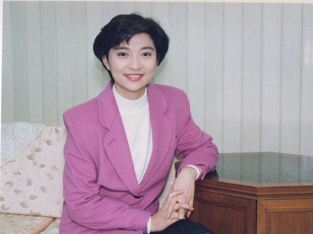退圈30年！軍中情人「隨夫赴美」爽當貴婦　好友探望驚艷「61歲凍齡超驚人」