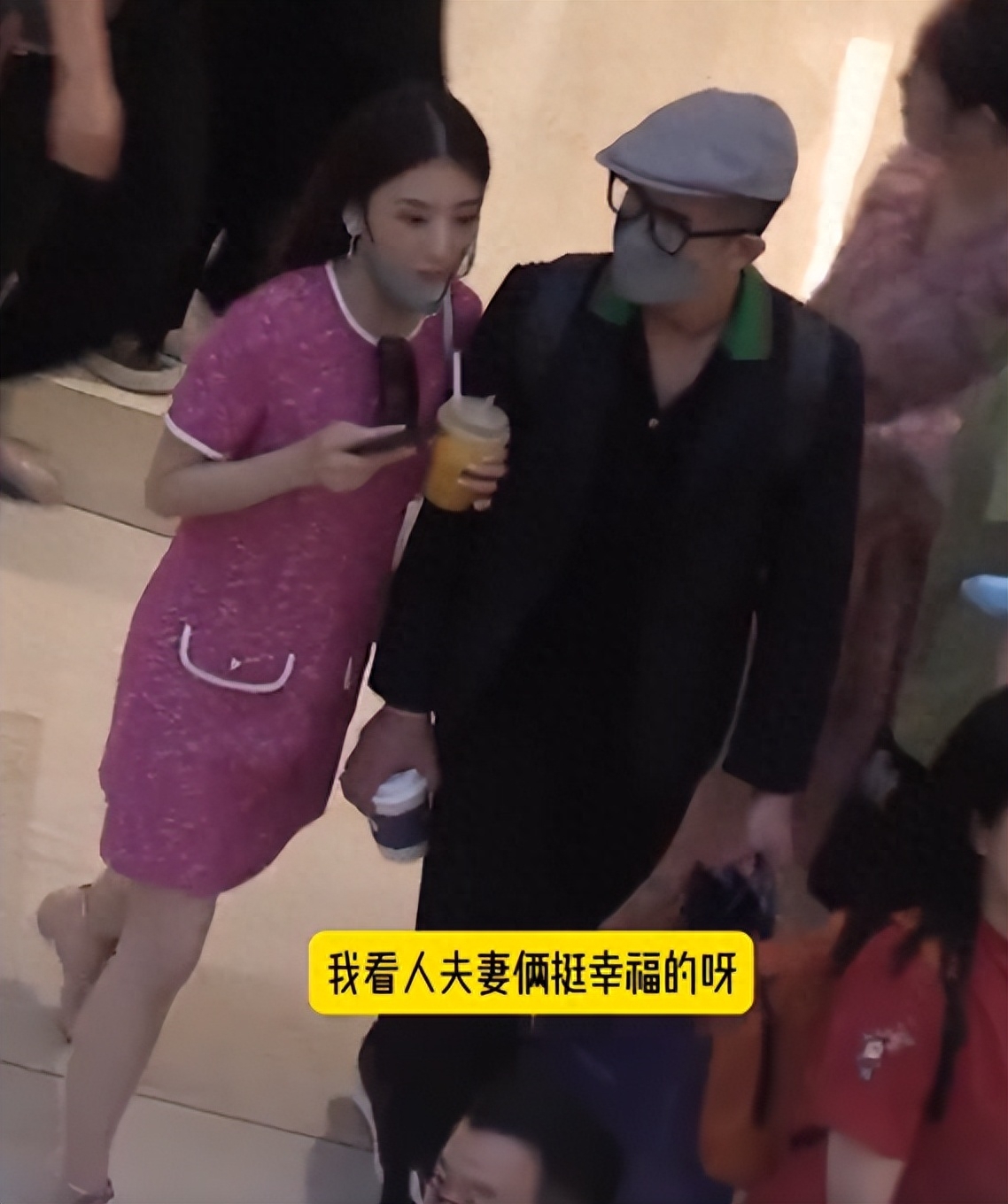 現身精品店！57歲大咖男星「陪愛妻狂掃名牌」被捕獲　「一件就要5位數」撕下小氣標籤