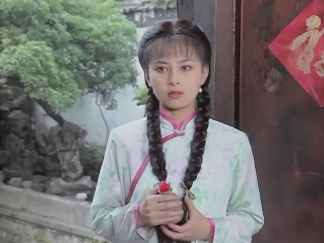 斷開電視劇一哥！最美瓊女郎「一手養大兒」低調再婚　「定居加拿大」56歲活成少女