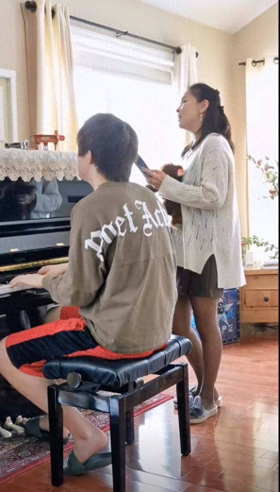 斷開電視劇一哥！最美瓊女郎「一手養大兒」低調再婚　「定居加拿大」56歲活成少女