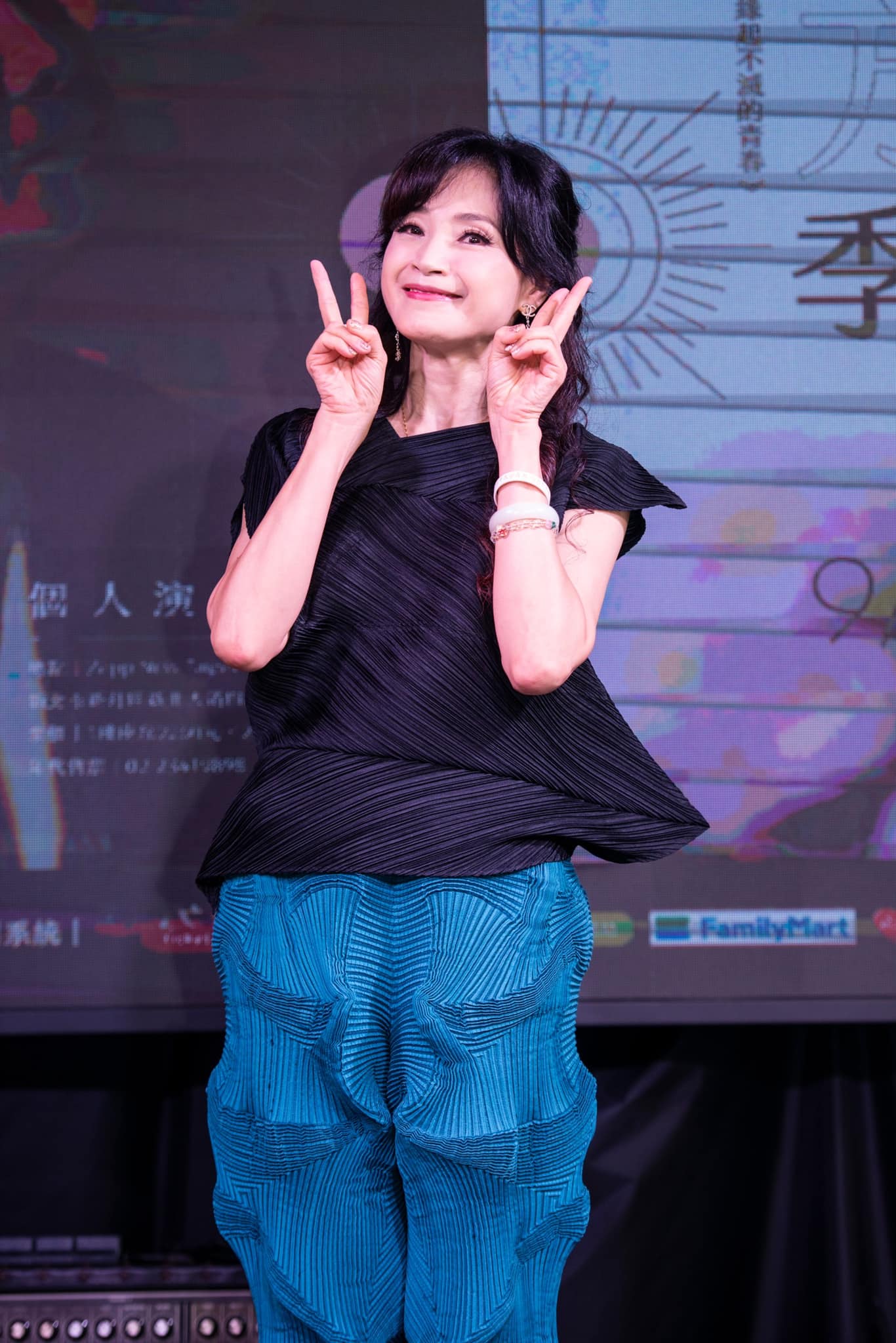 相伴14年！方季惟父母雙亡「摯愛又病倒」　「心臟衰竭不治」她爆哭：只剩我自己