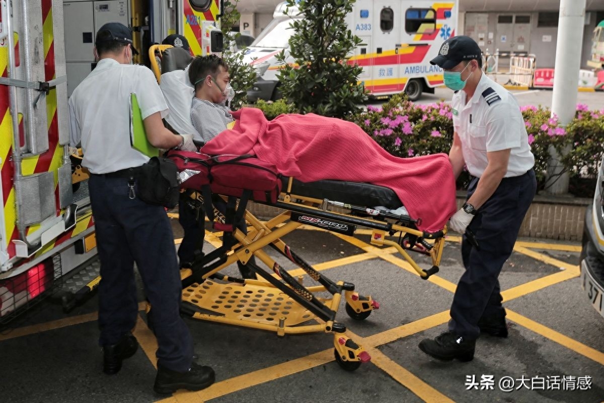 女婿車禍癱瘓！丈母娘每次照顧都「支走女兒」　女兒返回一看嚇得連連後退