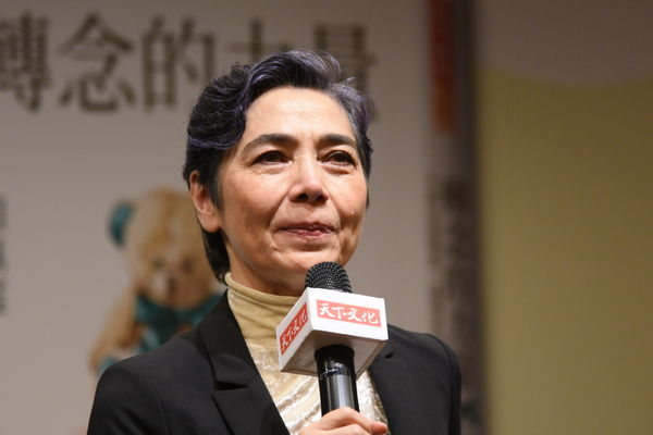 不只是隋棠婆婆！賴佩霞出道40年「被欽點當郭董副手」　「是演員也是教授」驚人背景曝