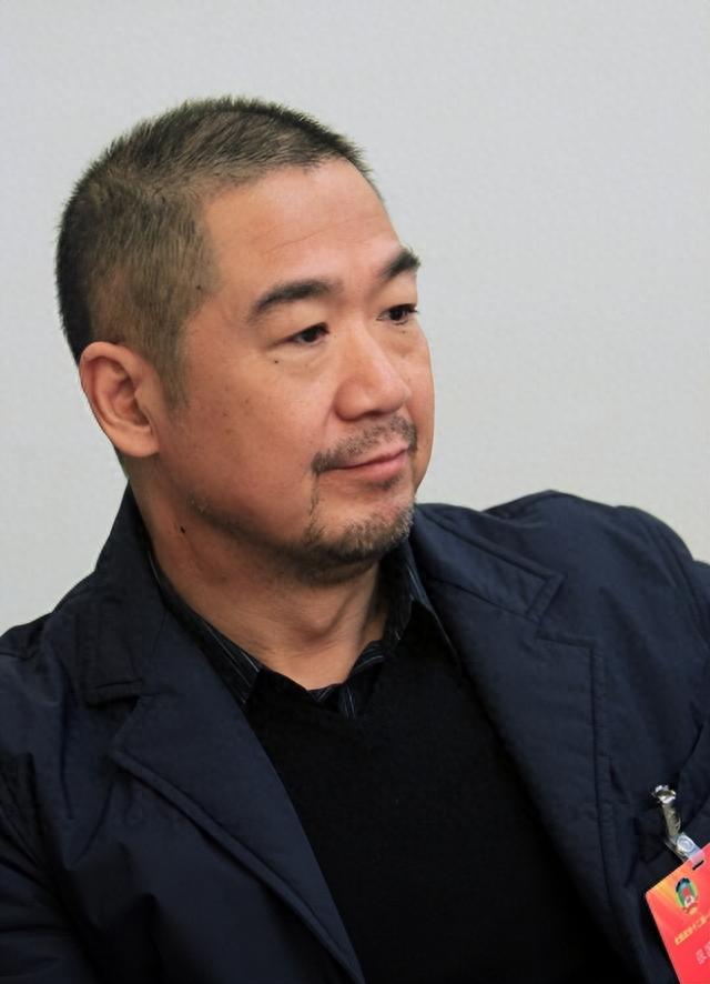 淨身出戶另娶新歡！68歲影帝拋棄結髮妻「35年後境遇大不同」　「獨子被演藝圈封殺」成最大心病