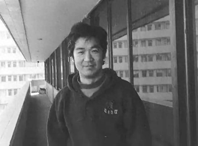 淨身出戶另娶新歡！68歲影帝拋棄結髮妻「35年後境遇大不同」　「獨子被演藝圈封殺」成最大心病
