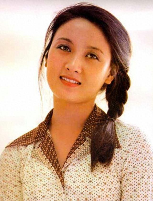 淨身出戶另娶新歡！68歲影帝拋棄結髮妻「35年後境遇大不同」　「獨子被演藝圈封殺」成最大心病