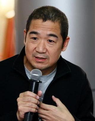 淨身出戶另娶新歡！68歲影帝拋棄結髮妻「35年後境遇大不同」　「獨子被演藝圈封殺」成最大心病
