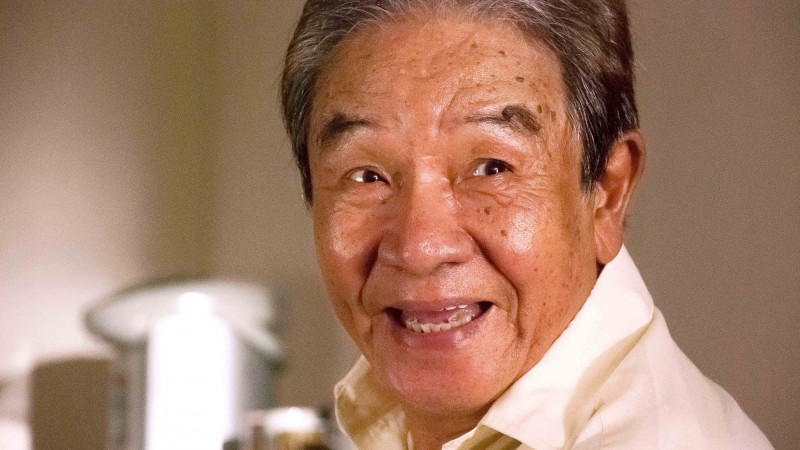生前愛提攜後輩！資深男星離世「獲金鐘特別貢獻獎」遺孀回應了　昔日古典美人「為愛霸氣護航」