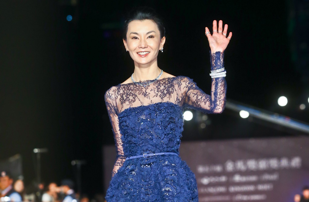 捕獲野生影后！58歲孤身逛街「竟無人認出」　大方曬「素顏真面目」網看呆：她也有斑和皺紋