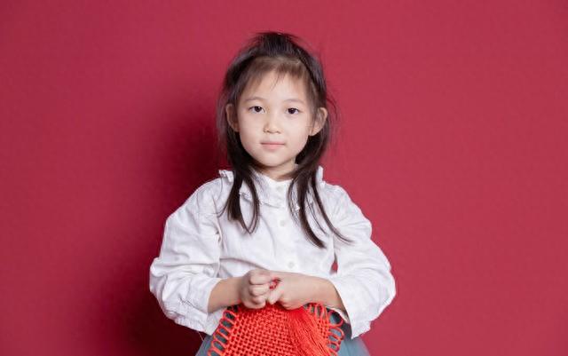 老公很拼升職加薪快！我聽說「他外面還有個家」一直隱忍　多年後「我見到她外面的女人」笑著放手成全