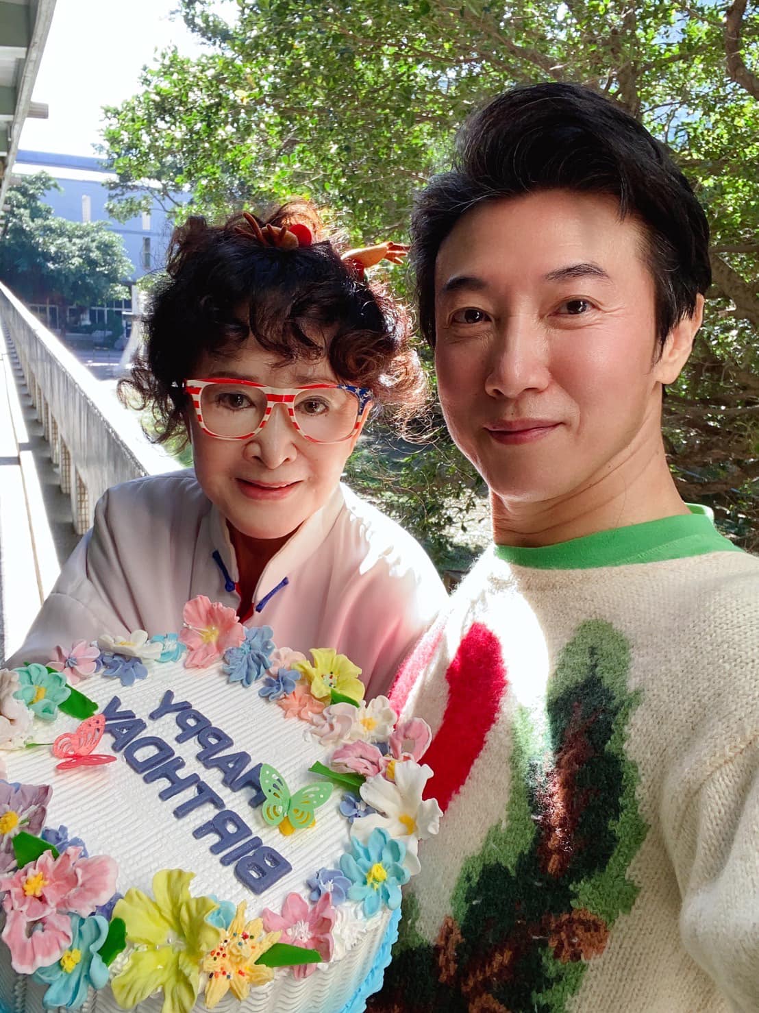 創辦花旗蛋糕！資深女星爆「罹患帕金森氏症」證實了　惡化前為老友陳鴻「做最後一件事」