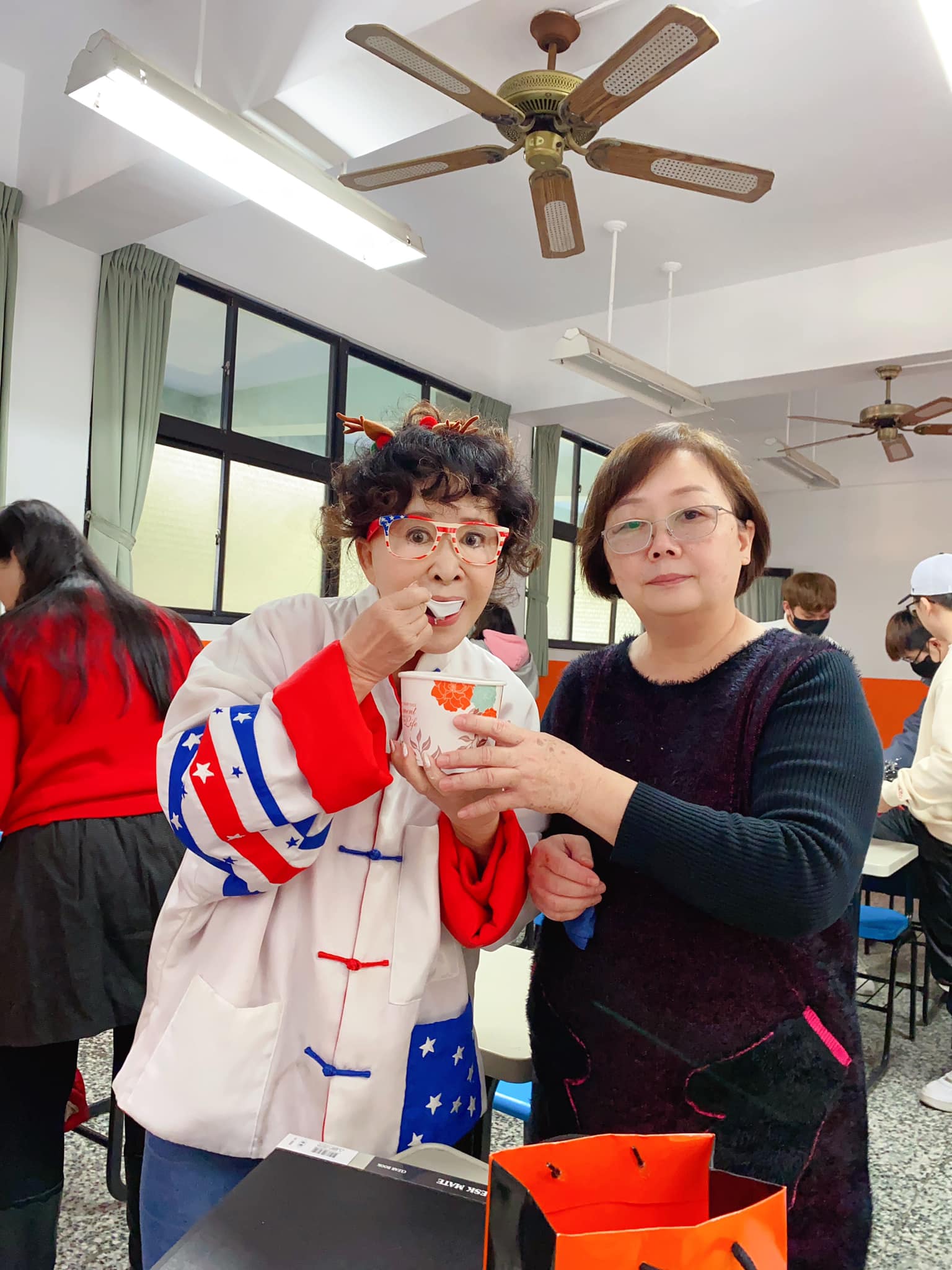 創辦花旗蛋糕！資深女星爆「罹患帕金森氏症」證實了　惡化前為老友陳鴻「做最後一件事」