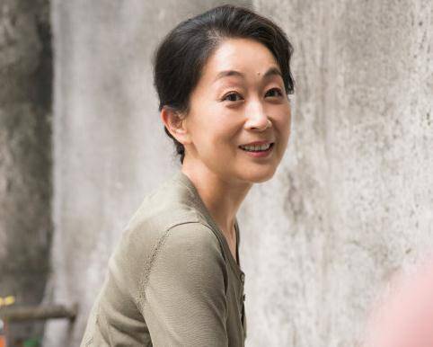下周中秋節！母親群組點名「每個家庭成員禮物」唯獨沒我　「回想到去年例子」心寒做1舉動