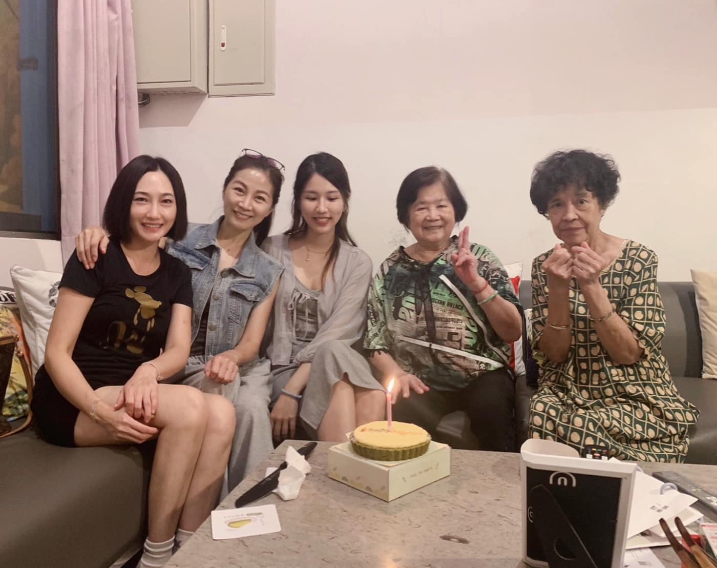 地表最佳前妻！方文琳離婚17年「世紀同框于冠華嫩妻」　驚喜現身捧場「坦言從未與前夫斷聯」