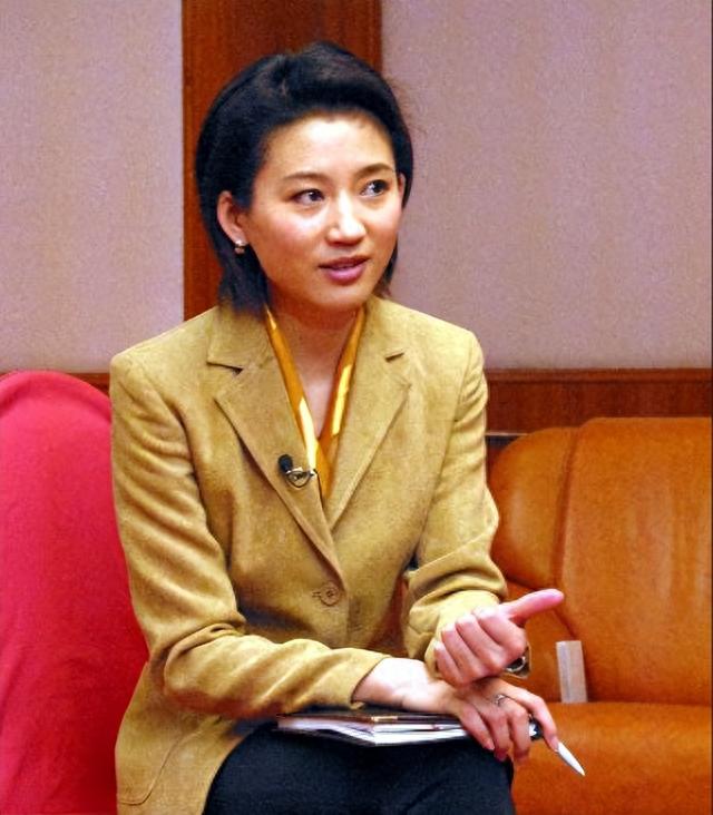 一婚嫁富豪夢碎！主持一姐「二婚嫁高官」55歲遺憾無兒女　退居幕後「再現身成樸素婦人」