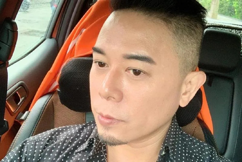 母癱瘓驟逝！八點檔男星「來不及見最後一面」哽咽：太快了　「拍下母子合照」忍淚辦葬禮