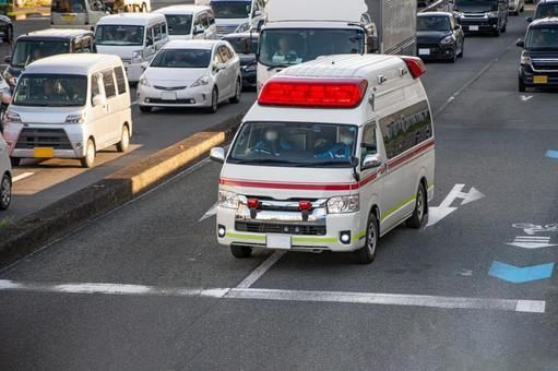 老公不被疼愛！83歲婆婆中風「住我們家7年」一分錢沒掏　她一仙逝「律師突然現身」