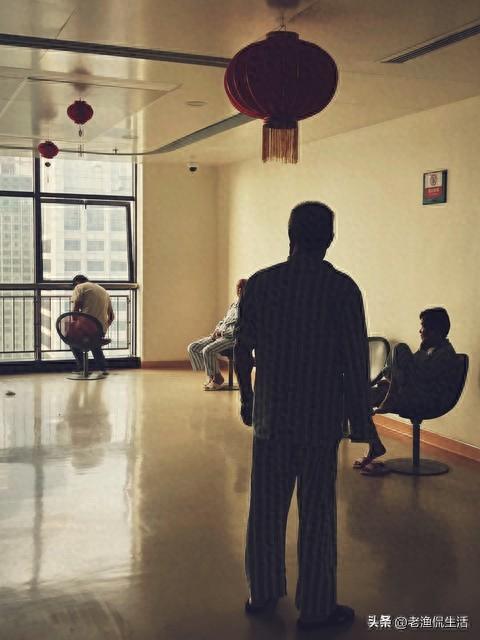 我有3兒1女！做全身健檢「3個兒子都不肯來醫院」幫我簽字　當我「淡定打了一通電話」他們都慌了馬上出現