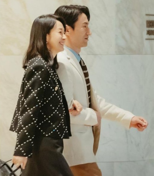隱忍老公外遇10年！58歲正宮「一轉帳紅包」痛快斷開30年婚　「前夫措手不及」默默收拾爛攤子