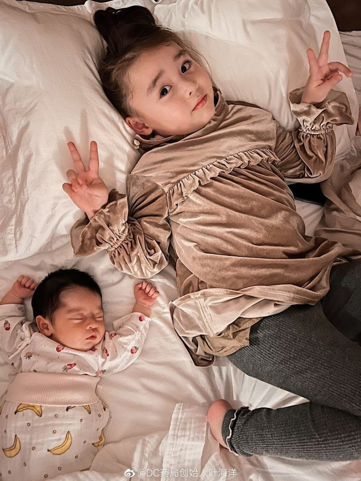 最霸氣單親媽!35歲女CEO「砸重金買上等精子」生5國混血寶寶 富養2女兒「再懷第3胎」獲全網祝福