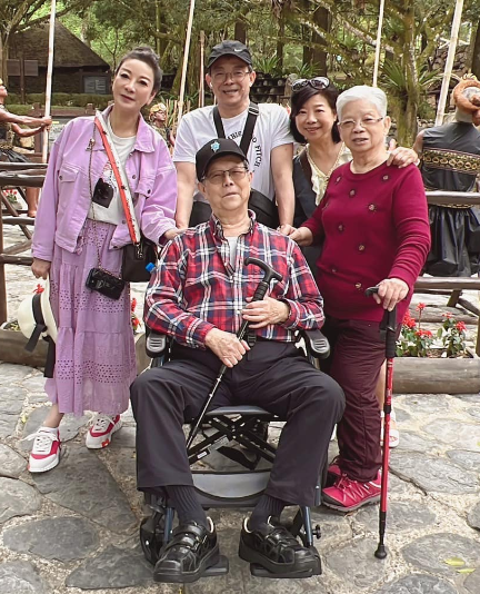 4萬元香奈兒包壞掉！楊繡惠「被專櫃拒絕修理」回家超委屈　媽媽不忍出手了「結果超驚人」