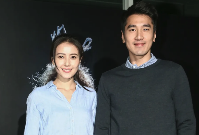 從小美到大！44歲資深女星「高中仙氣舊照」網全看呆　班導笑曝：「至少10個班男生在追她！」